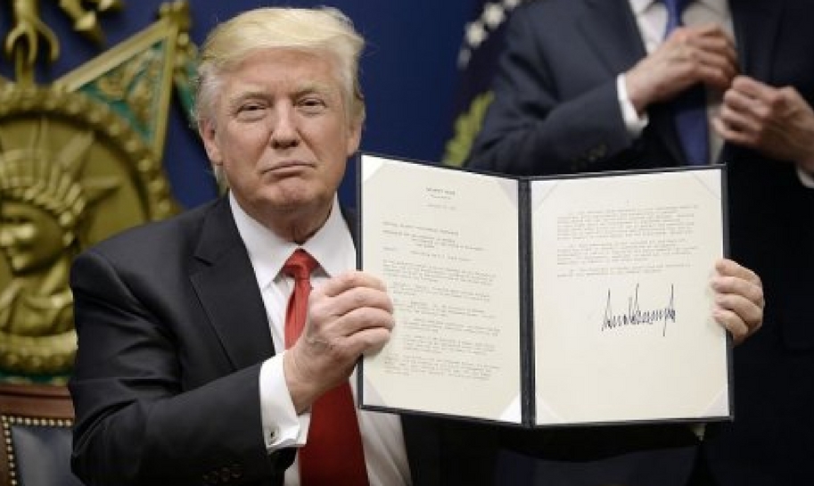 Trump Signs Executive Order To Scrap Clean Power Plan, End ‘War On Coal’